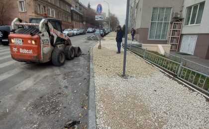 Выравнивание основания тротуара