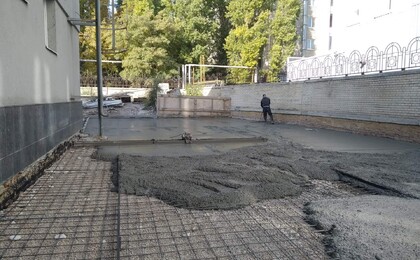 Асфальтирование возле цирка в Саратове