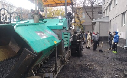 Асфальтирование тротуара возле цирка Саратов